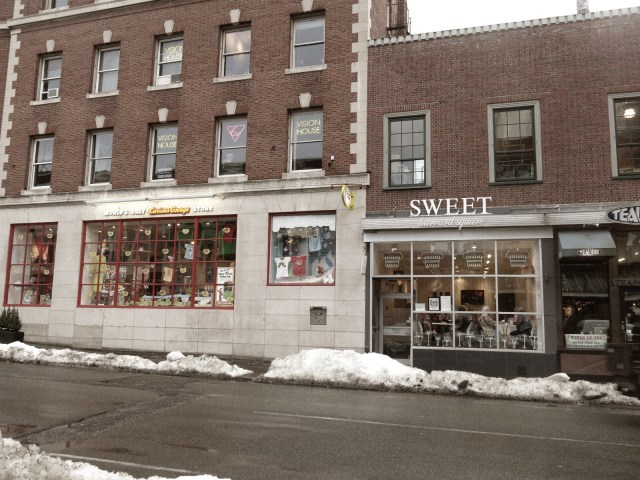 Camera ini juga dilengkapi pilihan-pilihan filter warna. Ini filter nostalgic.